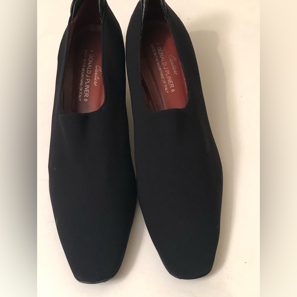 DONALD PLINER Couture worn once in great condition, 8 1/2